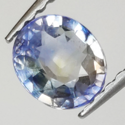 0,77 ct Saphir im Ovalschliff 5,6x4,8 mm