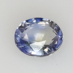 0,77 ct Saphir im Ovalschliff 5,6x4,8 mm