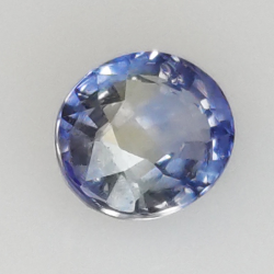 0,77 ct Saphir im Ovalschliff 5,6x4,8 mm