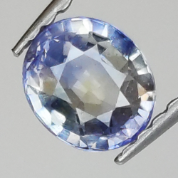 0,77 ct Saphir im Ovalschliff 5,6x4,8 mm