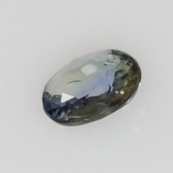 0,26 ct Saphir im Ovalschliff 4,4x3,8 mm