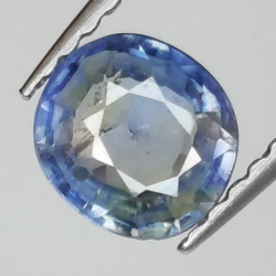 0,85 ct Saphir im Ovalschliff 5,9x5,4 mm