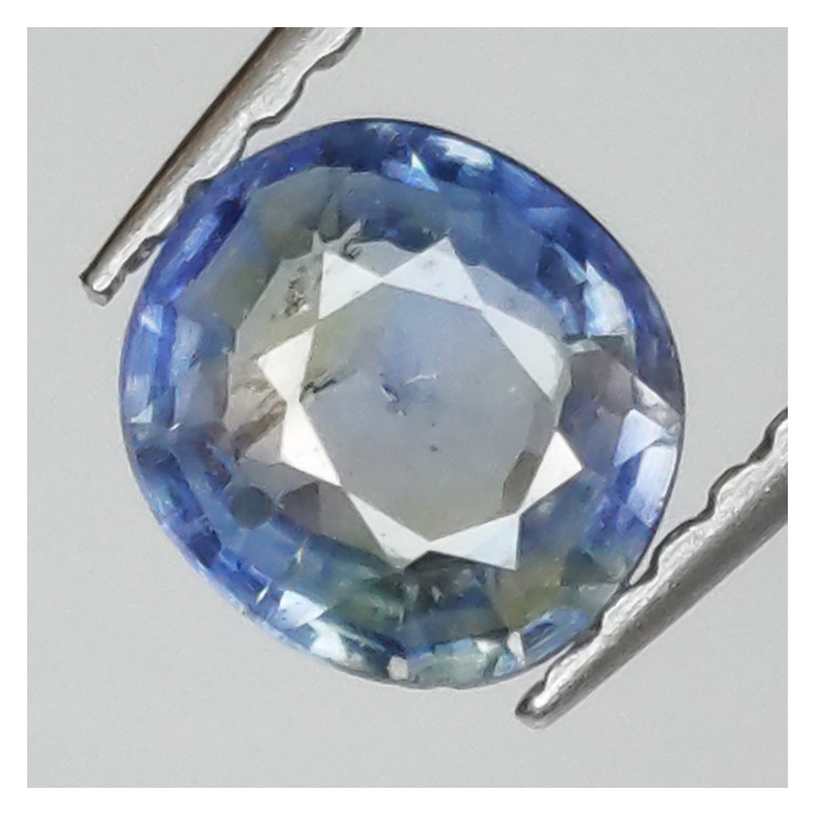 0,85 ct Saphir im Ovalschliff 5,9x5,4 mm