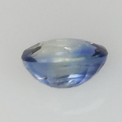 0,62 ct Saphir im Ovalschliff 5,3x4,1 mm