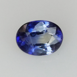 0,62 ct Saphir taille ovale 5,3x4,1mm