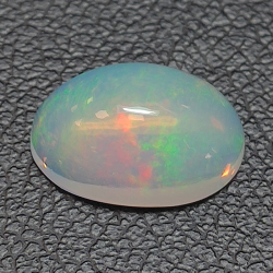 1,86ct Oval cut opal 10.7 x 7.4 mm