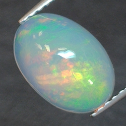 1,86ct Oval cut opal 10.7 x 7.4 mm