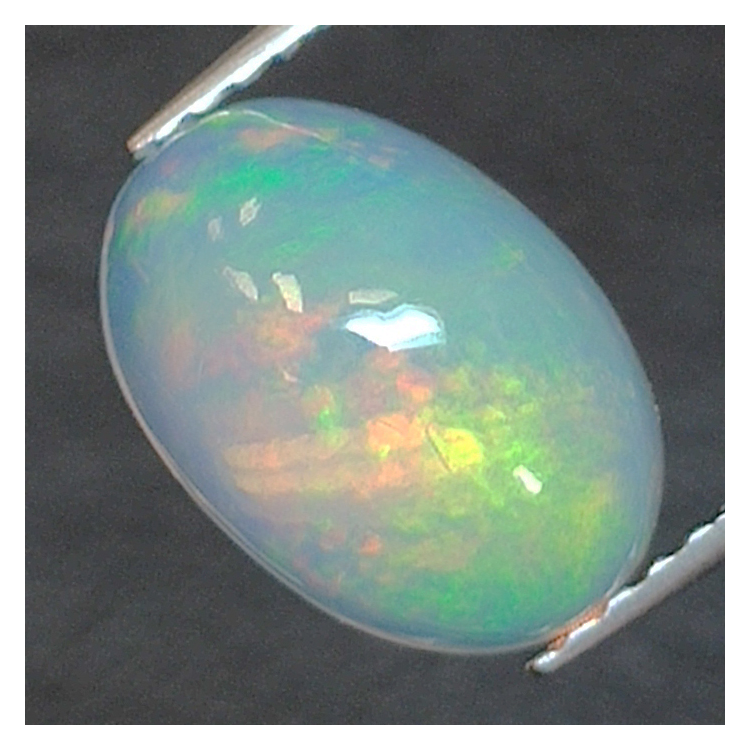 1,86ct Opal im Ovalschliff 10,7x7,4 mm