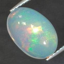 1,86ct Oval cut opal 10.7 x 7.4 mm