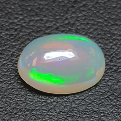 1,71ct Oval cut opal 10.4 x 7.7 mm