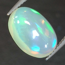 1,71ct Oval cut opal 10.4 x 7.7 mm