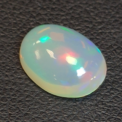 1,71ct Oval cut opal 10.4 x 7.7 mm