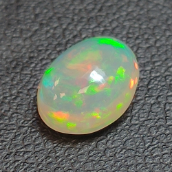 2,16ct Oval cut opal 10,5x7,9 mm