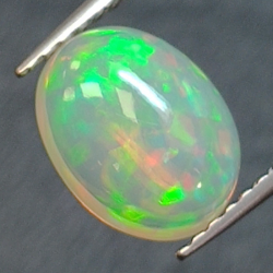 2,16ct Oval cut opal 10,5x7,9 mm