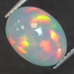 2,69ct Opal im Ovalschliff 11,5x8,6 mm