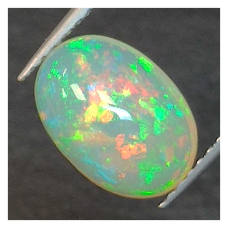 1,77ct Opal im Ovalschliff 10,6x7,5 mm