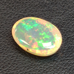 1,77ct Oval cut opal 10,6x7,5mm