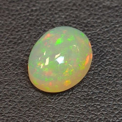 1,97ct Opale taglio ovale 9,7x7,5 mm