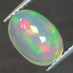 1,64ct Opal im Ovalschliff 9,6x6,8 mm