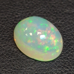 2,21ct Oval cut opal 10,2x7,8 mm