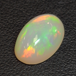 2,37ct Oval cut opal 12,4x8,3 mm