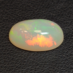 2,37ct Oval cut opal 12,4x8,3 mm