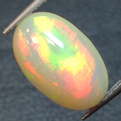 2,37ct Oval cut opal 12,4x8,3 mm