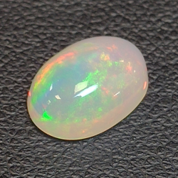 1,53ct Oval cut opal 9,7x7,03 mm