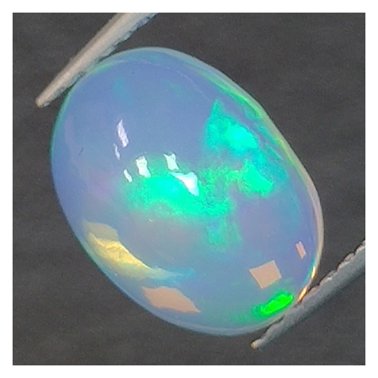 1,85ct Oval cut opal 10,5x7,6 mm