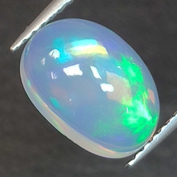 1,85ct Oval cut opal 10,5x7,6 mm