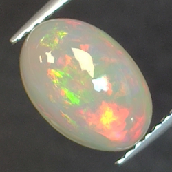 1,54ct Opal im Ovalschliff 9,9x6,7 mm