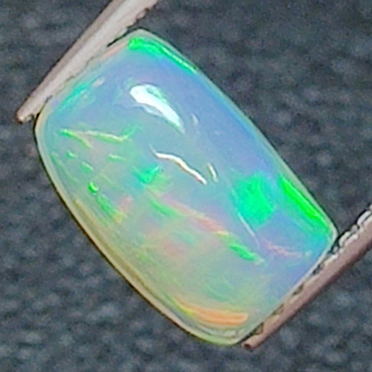 1,20 ct Opal im Baguetteschliff, 9,2x6,01 mm