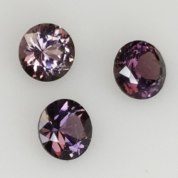 1,57ct Spinello rotondo misura 4,9-5,0mm