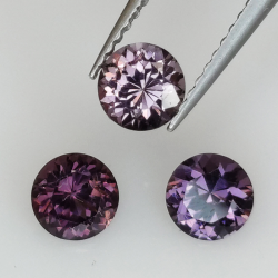 1,57ct Spinel Round Cut 4,9-5,0mm