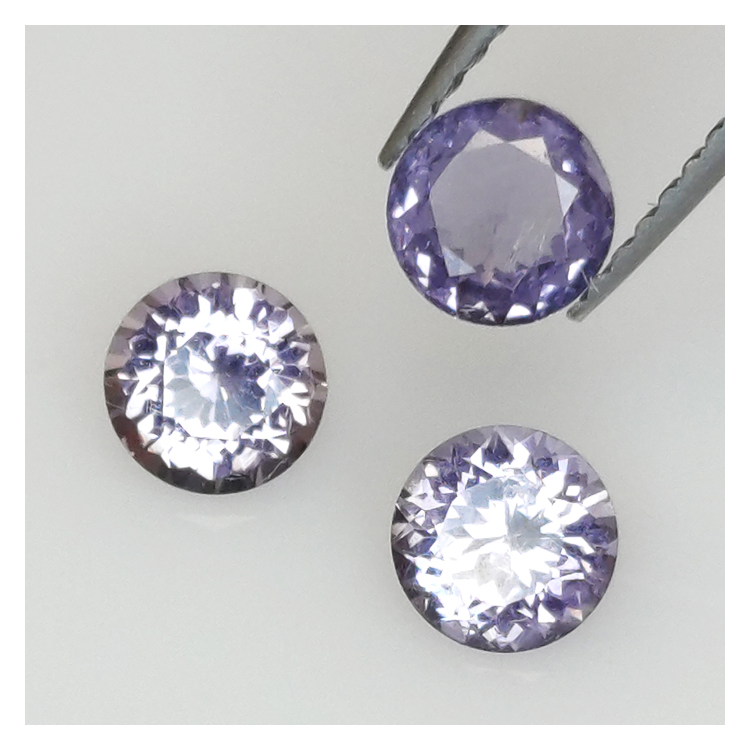 1,45ct Spinel Round Cut 4,9-5,0mm