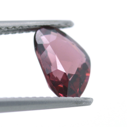 2,10 ct Rhodolite Pear Cut