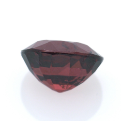 2,77 ct Rhodolite Oval Cut