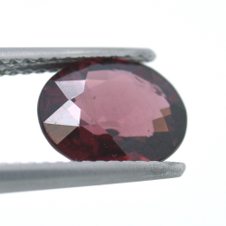 2,52 ct Rhodolite Oval Cut