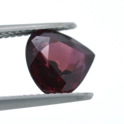 2,80ct Rodolite in Faccettato Goccia