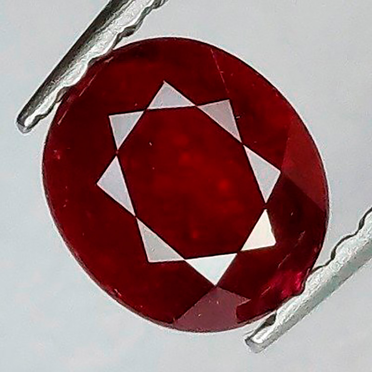 0,99 ct Rubino di sangue taglio pera 6,27 x 5,43 x 3,17 mm