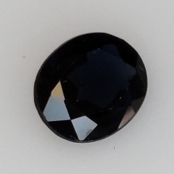 0,75ct Oval cut sapphire 6x5 mm