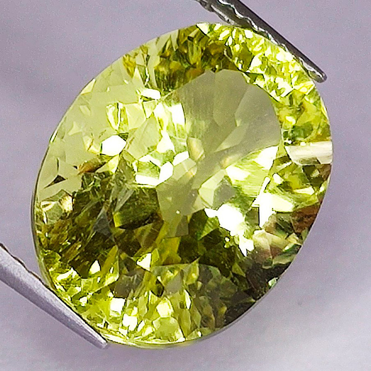 6,93 ct Cuarzo limón 14 x 10,6 x 8,2 mm