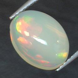 1,82ct Opale ovale 10,6x8,1 mm