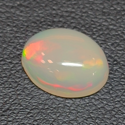 1,82ct Opale ovale 10,6x8,1 mm