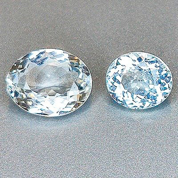 5,80 ct Ovaler Aquamarin 10,76 x 8,54 x 5,11 und 8,32 x 7,17 x 5,46 mm