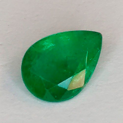 1,32 ct Emeraude poire 8,87 6,46 x 3,89 mm