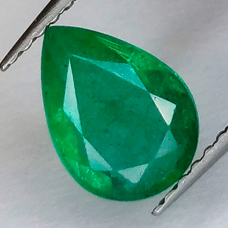 1,32 ct Esmeralda pera 8,87x 6,46 x 3,89 mm