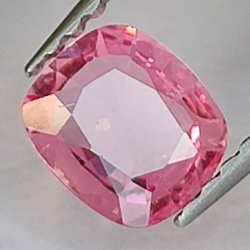 0,61 ct Saphir coussin rose 6,08 x 5,13 x 2,11 mm