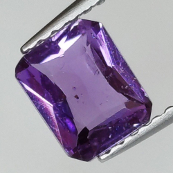 1,05 ct Zafiro Morado talla esmeralda 6,55 x 5,35 x 2,79 mm