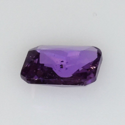 1,05 ct lila Saphir im Smaragdschliff 6,55 x 5,35 x 2,79 mm